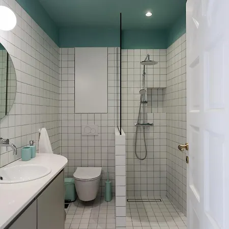 Hidden Gem - Elegant 2 Bedroom Flat Apartment *