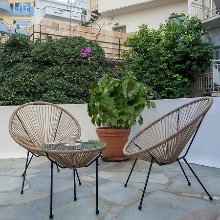 Hidden Gem - Elegant 2 Bedroom Flat *